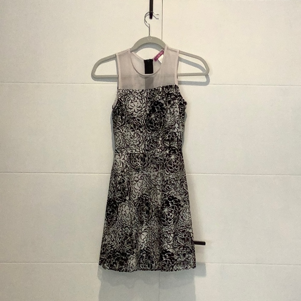 Kids white and black dress